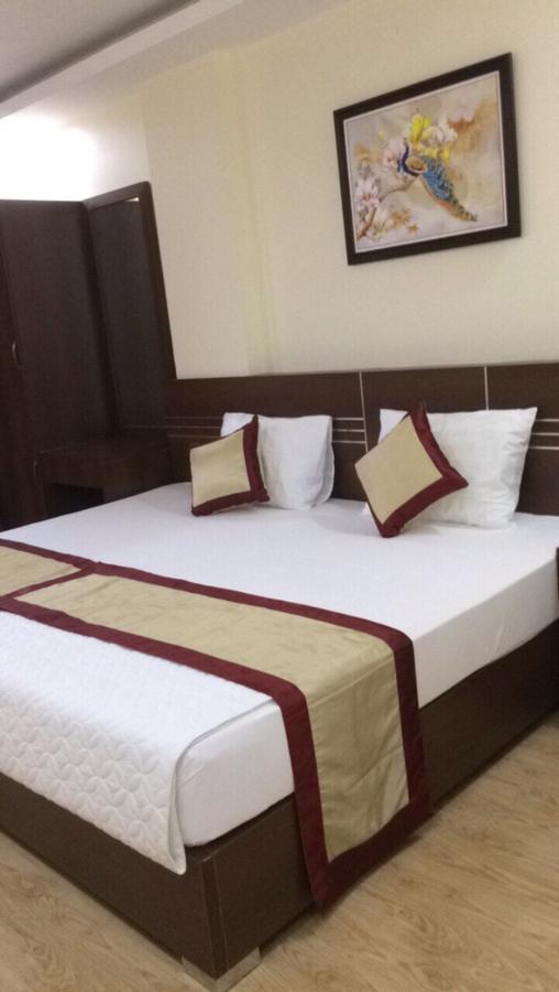 Phuong Trang Ha Long Hotel Exterior photo