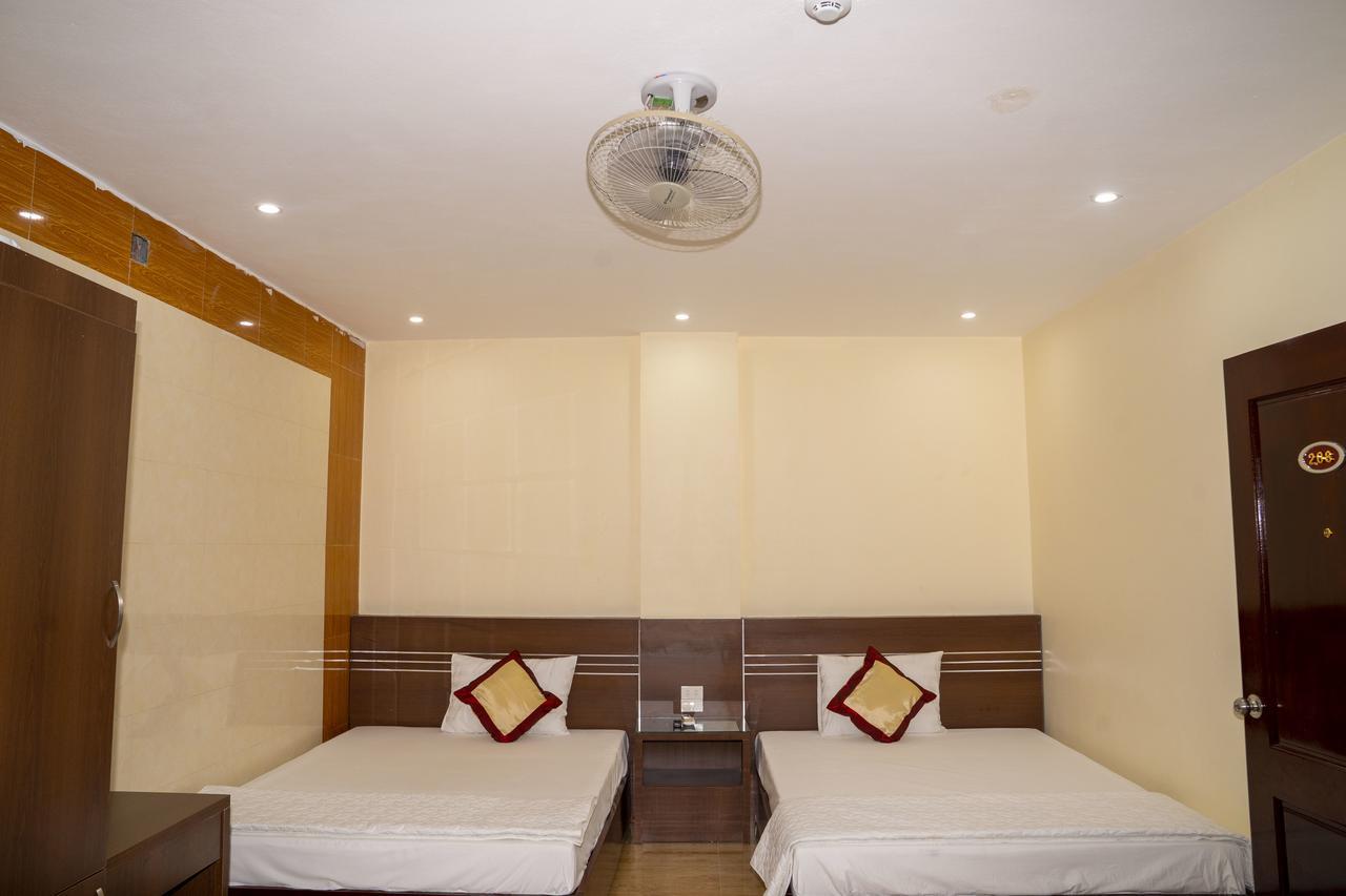 Phuong Trang Ha Long Hotel Exterior photo